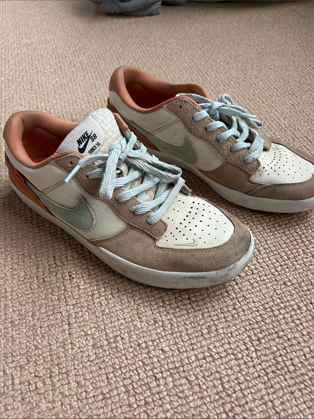 Nike SB Force 58 Low Top Sneakers. Beige, White, Light Blue, Terracotta size 11